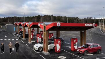 Järna: Sveriges största ultrasnabba laddstation för tung och lätt trafik